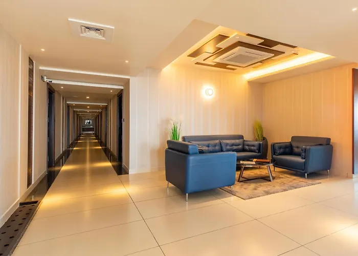 Hotel M Pro Palace Mysore - 12 Minutes To Mysore Palace